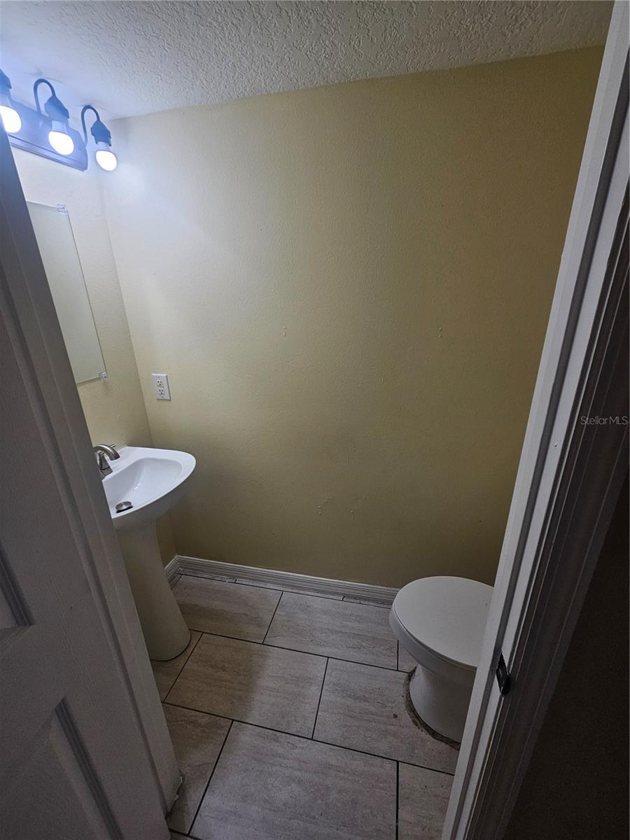 427 Samuel St Property Photo 12