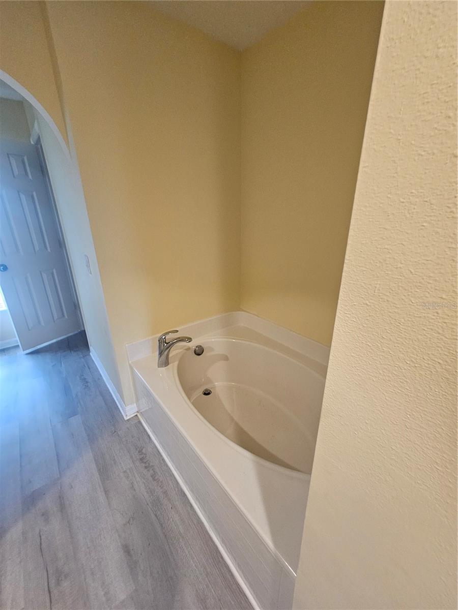 427 Samuel St Property Photo 19