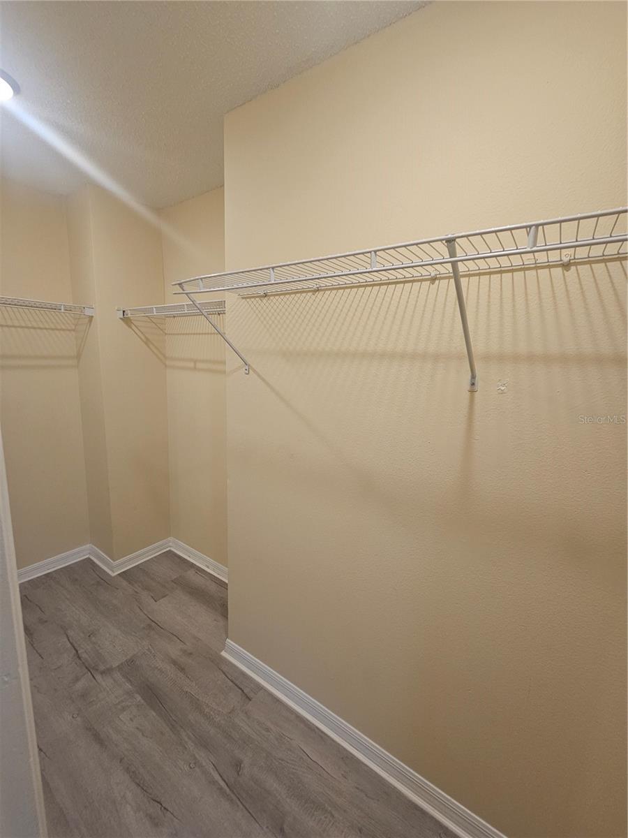 427 Samuel St Property Photo 24