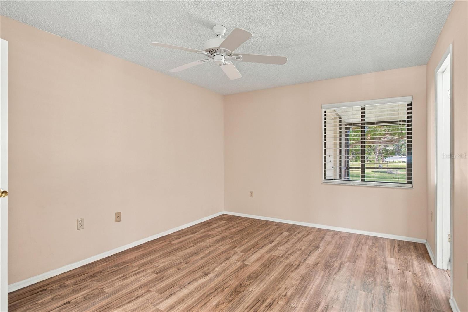 9911 Lancewood St Property Photo 15