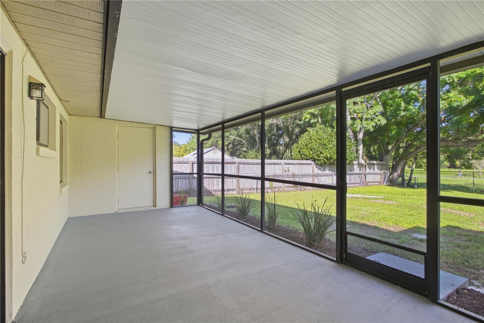 9911 Lancewood St Property Photo 23