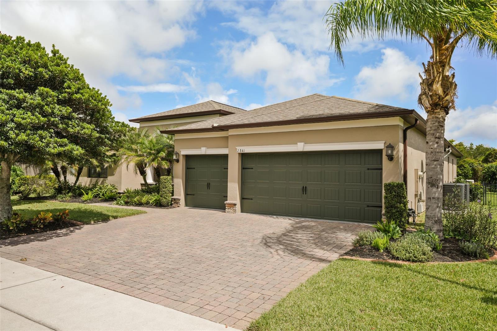 2841 Autumn Breeze Way Property Photo 2