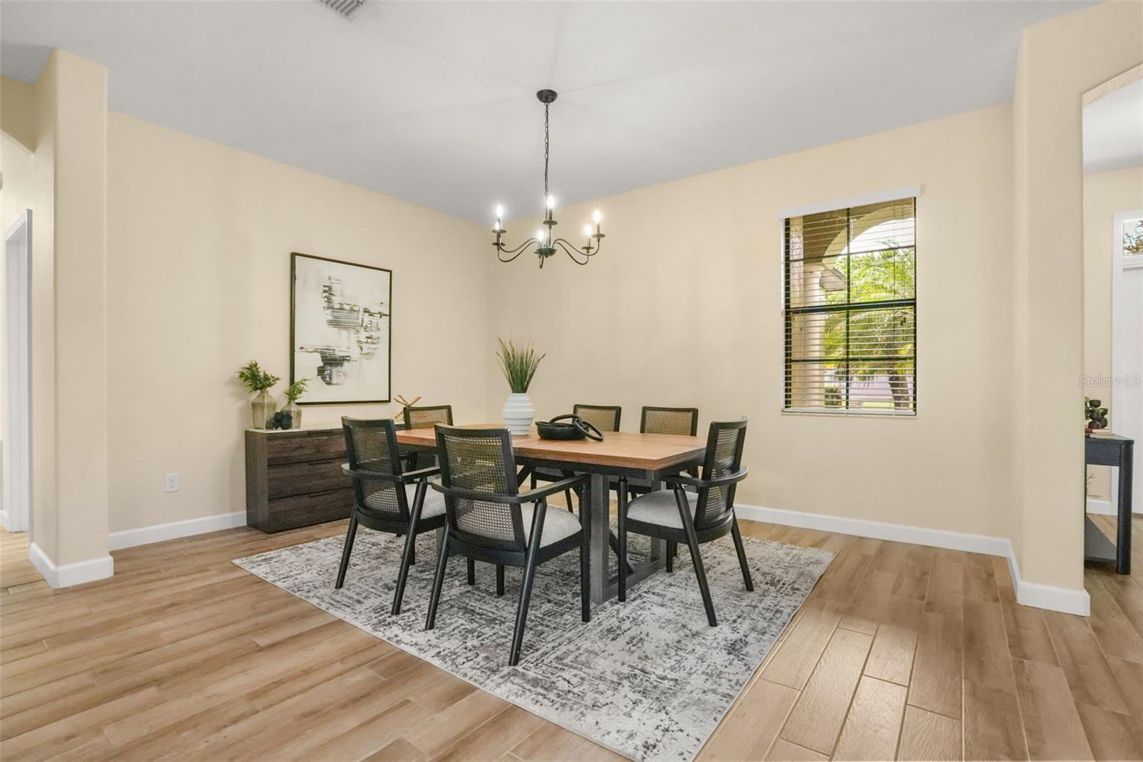 2841 Autumn Breeze Way Property Photo 9