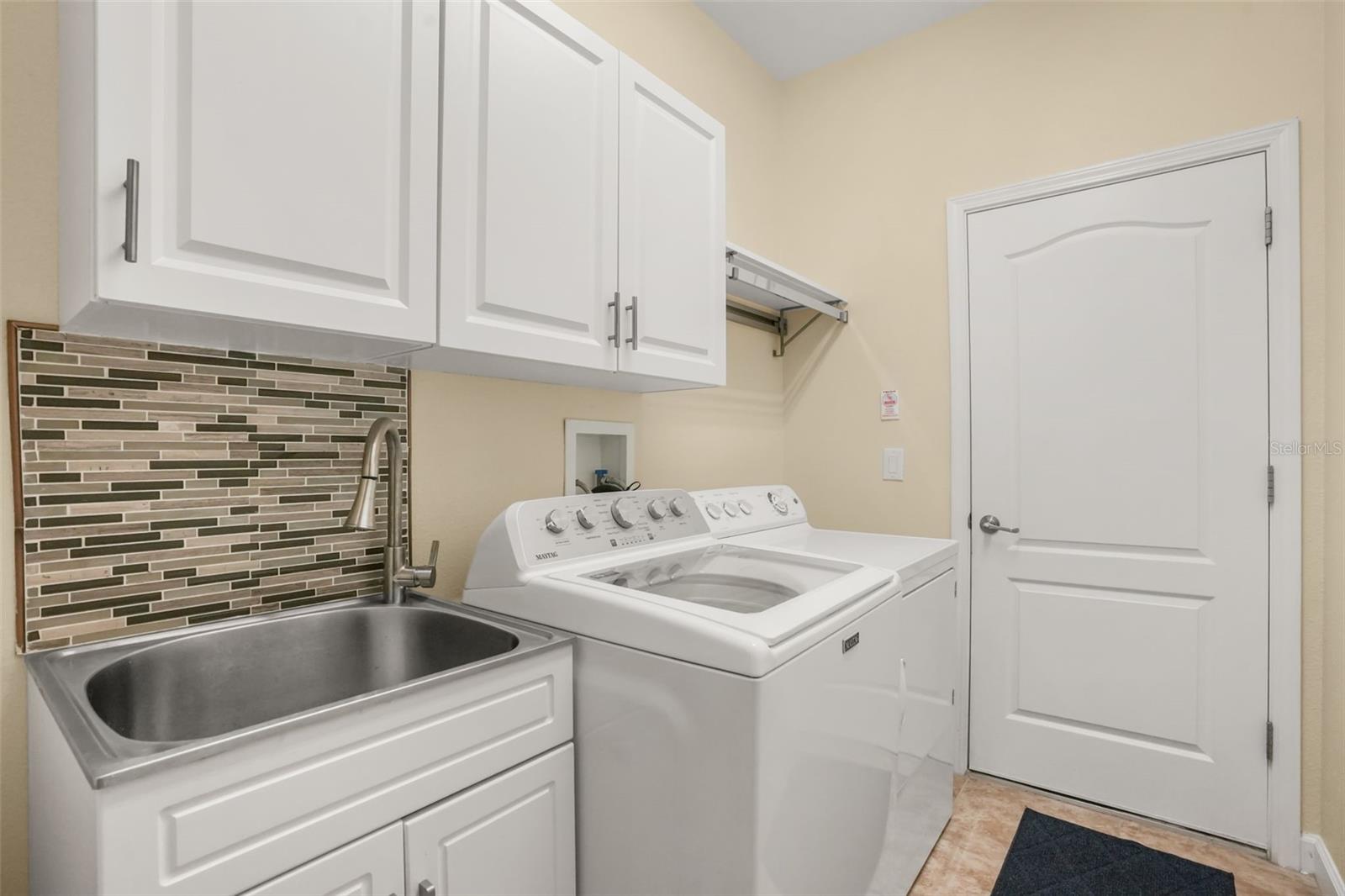2841 Autumn Breeze Way Property Photo 11