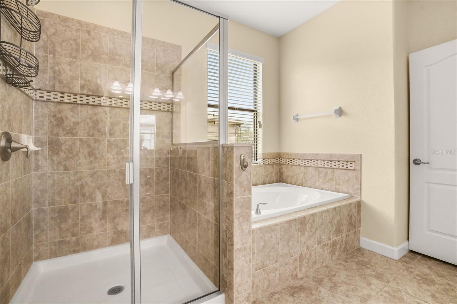 2841 Autumn Breeze Way Property Photo 25