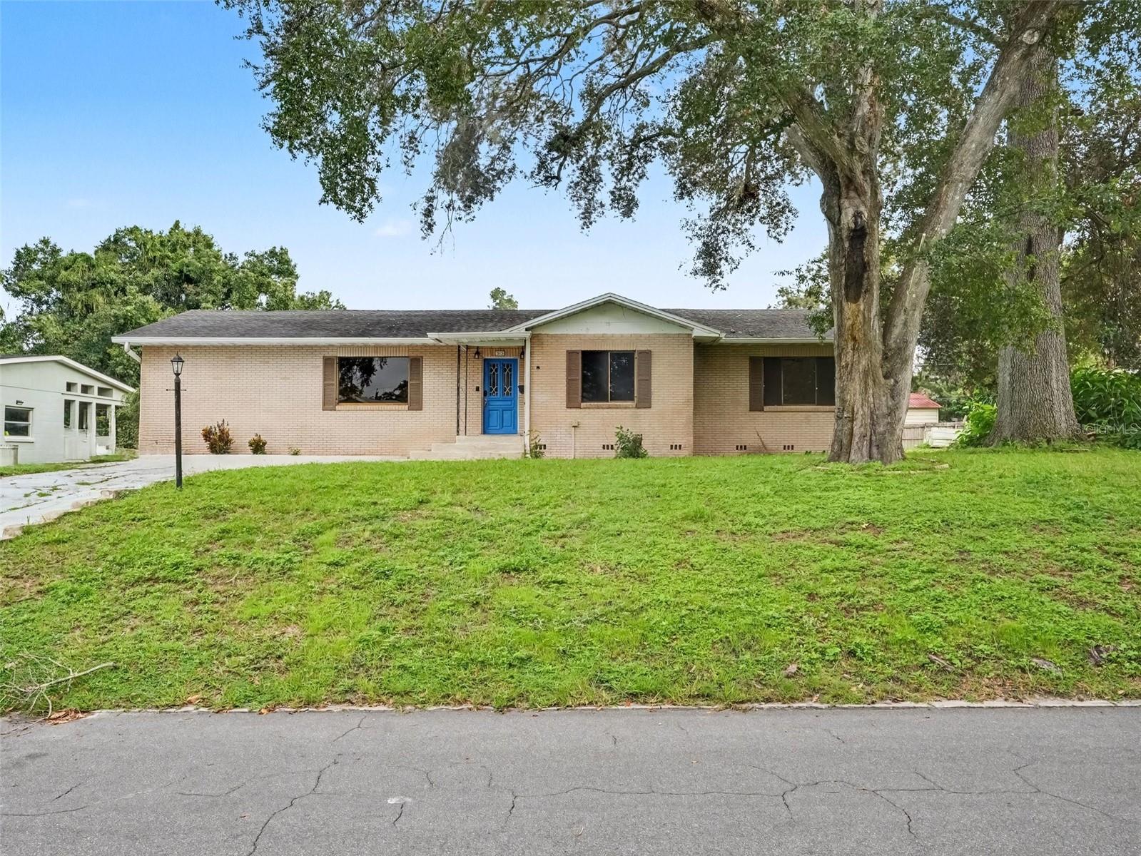 513 PALENCIA PL Property Photo 1
