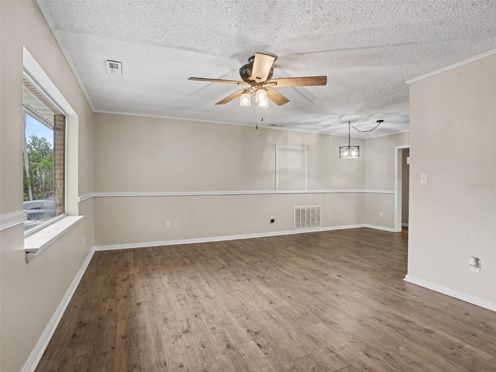 513 Palencia Pl Property Photo 4