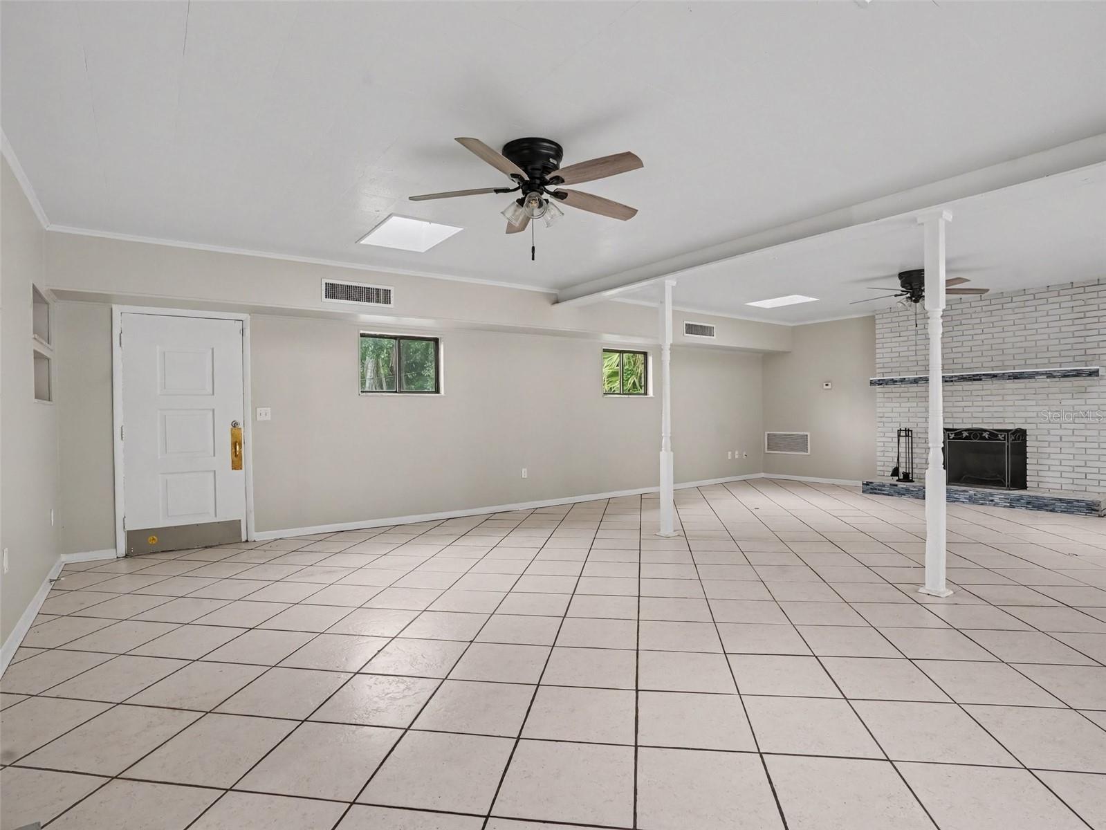 513 Palencia Pl Property Photo 13