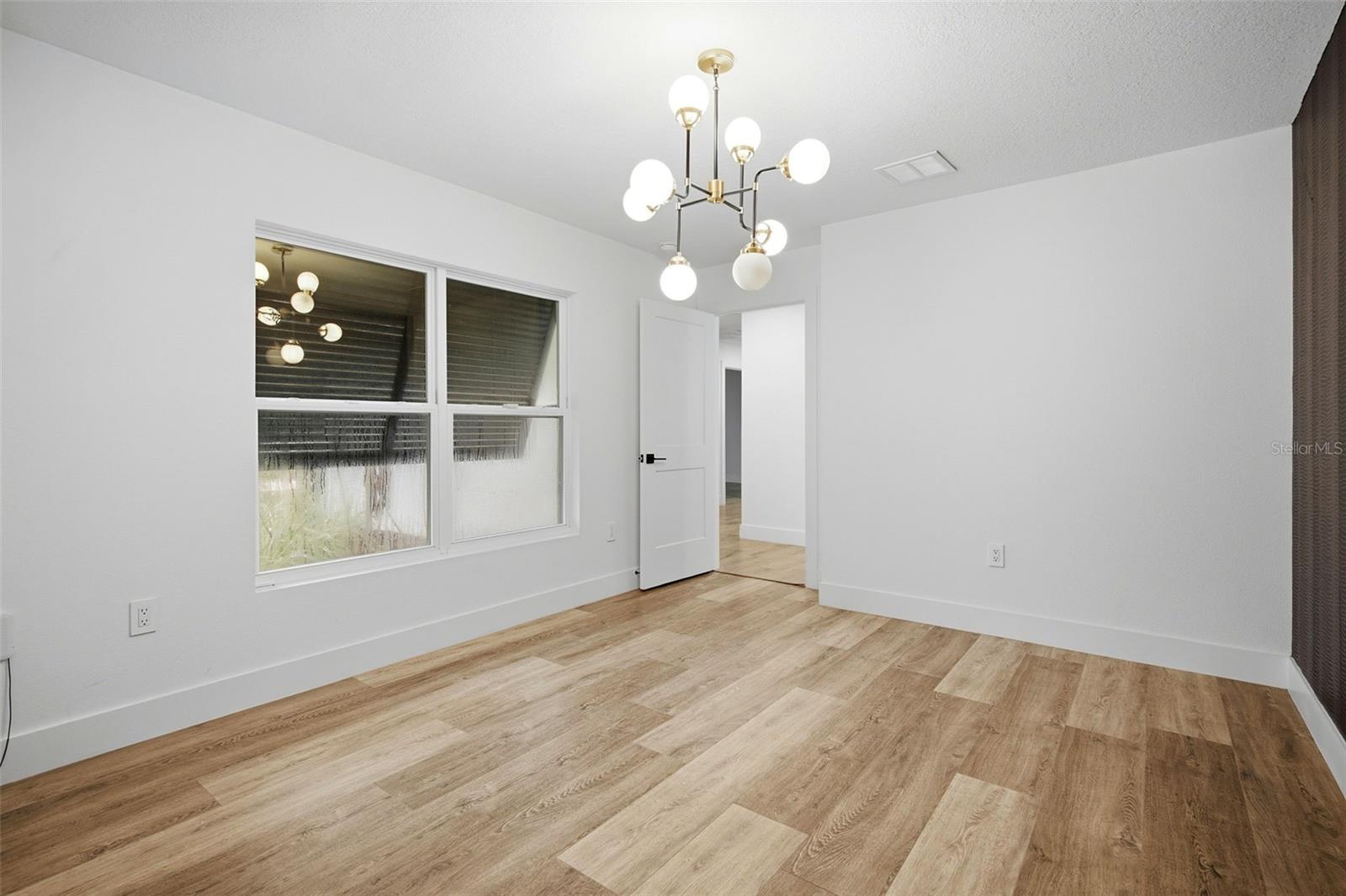 104 E 1st Ave Property Photo 32