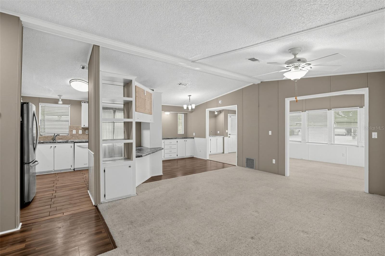 1537 E Schwartz Blvd Property Photo 11