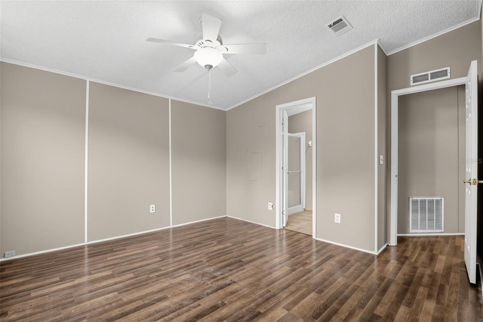 1537 E Schwartz Blvd Property Photo 20