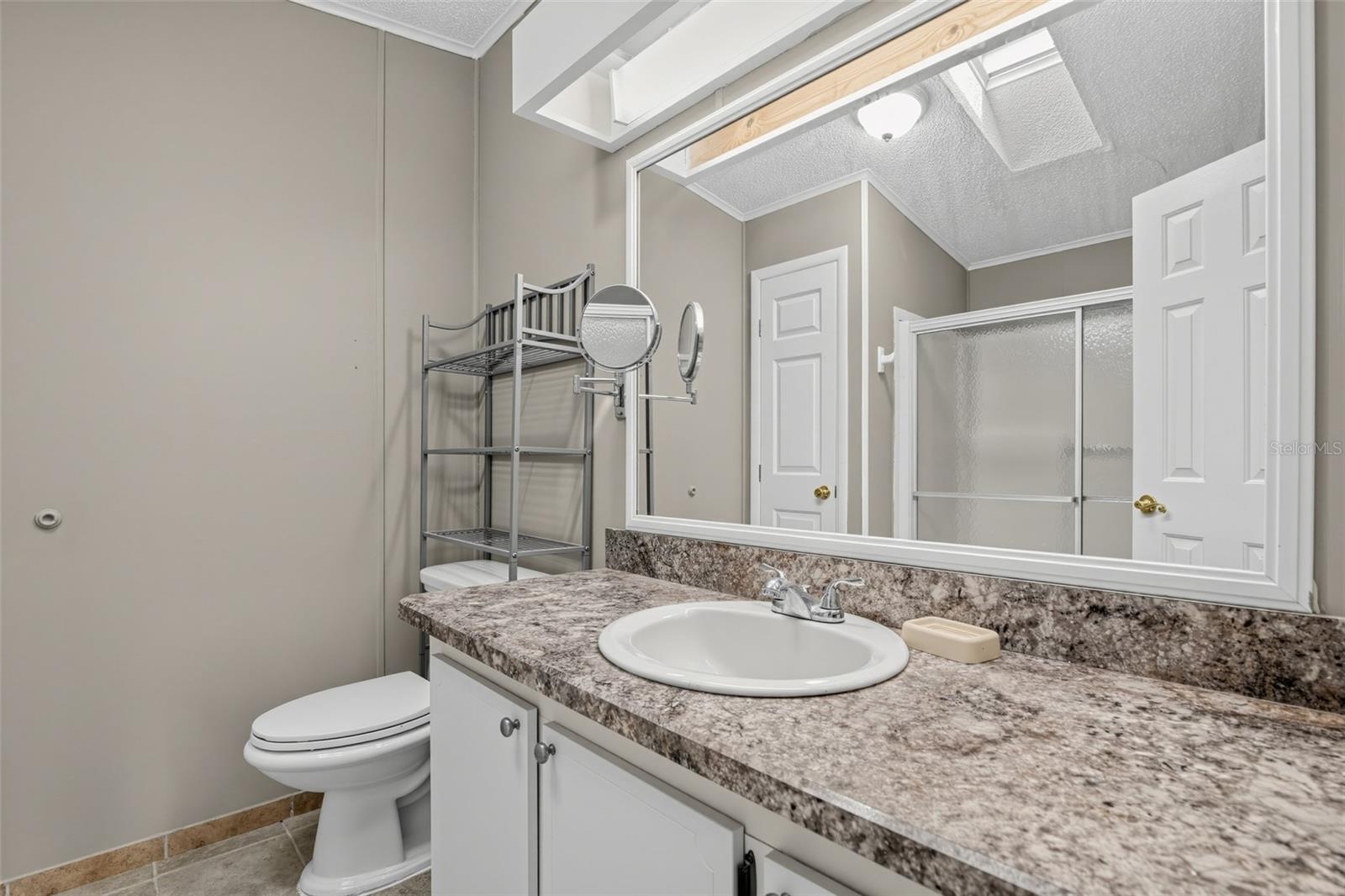 1537 E Schwartz Blvd Property Photo 21