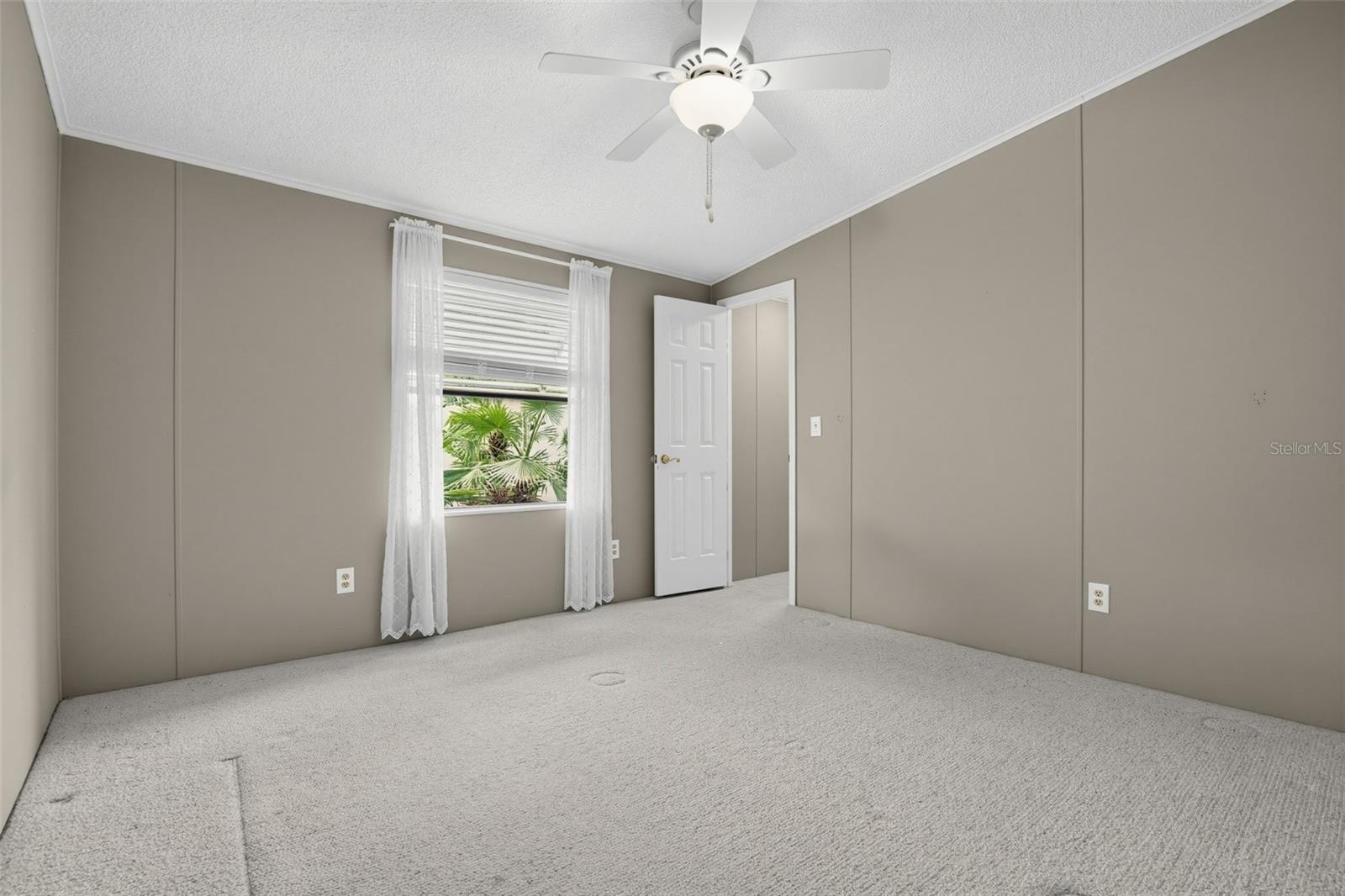 1537 E Schwartz Blvd Property Photo 25
