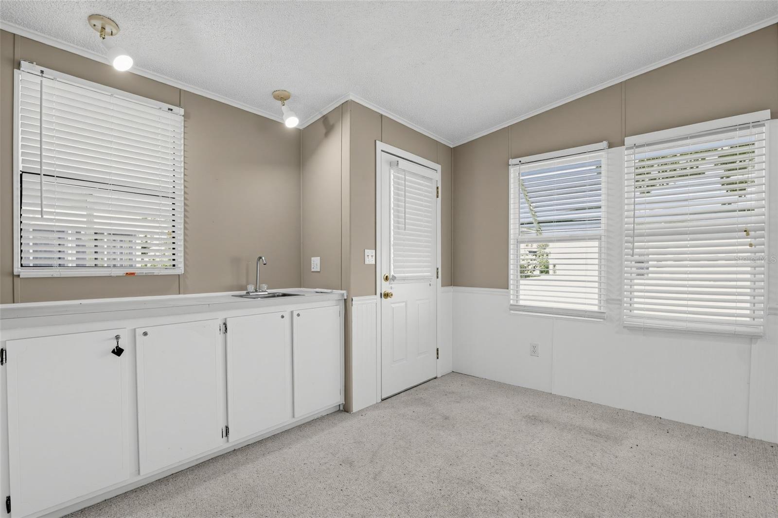 1537 E Schwartz Blvd Property Photo 28