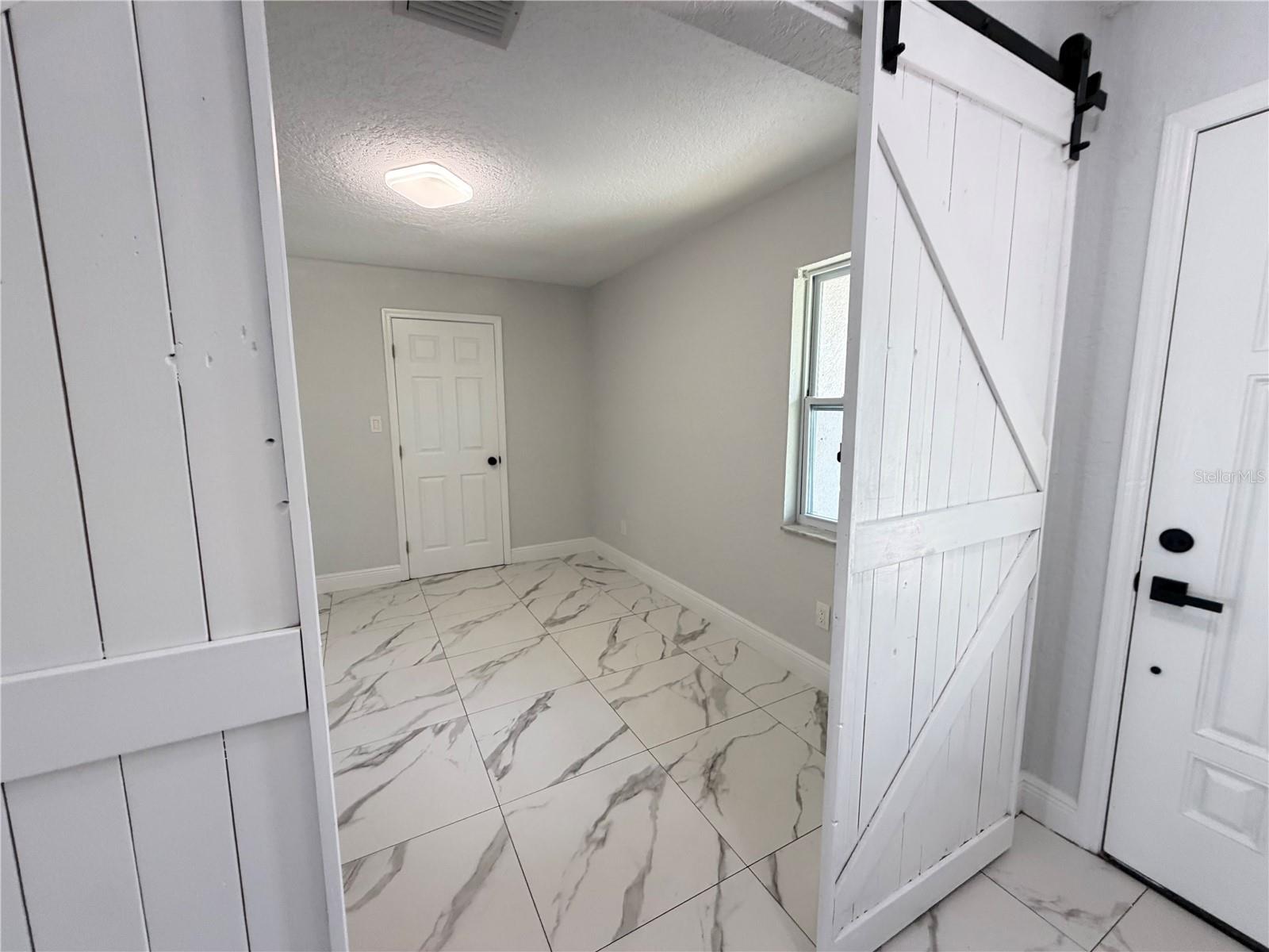 10647 Regency Ct Property Photo 6
