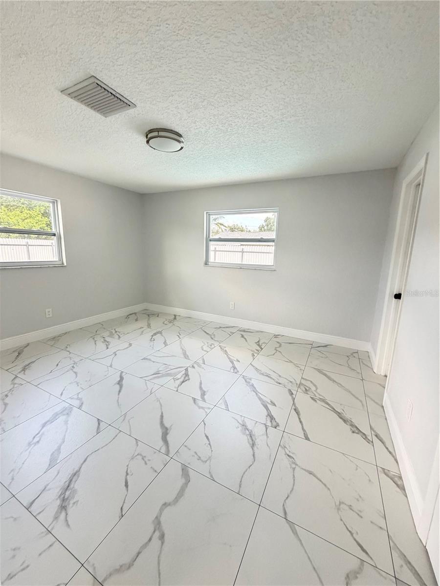 10647 Regency Ct Property Photo 14