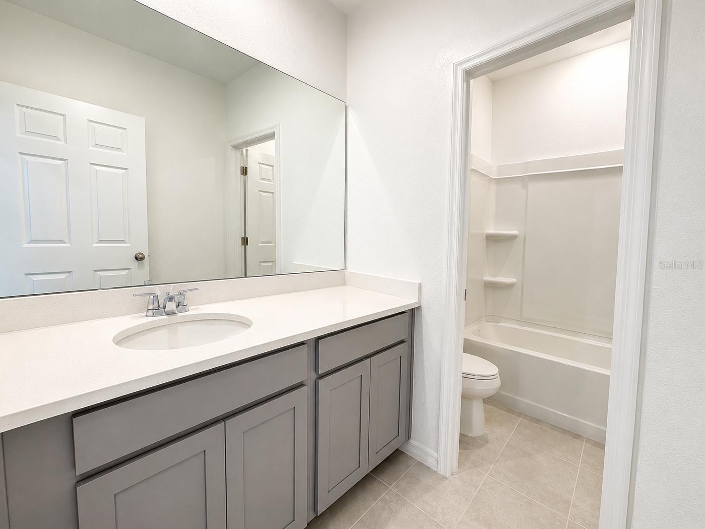 429 Marion Loop Property Photo 5