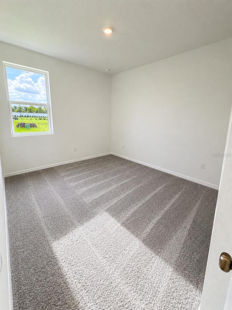 429 Marion Loop Property Photo 7