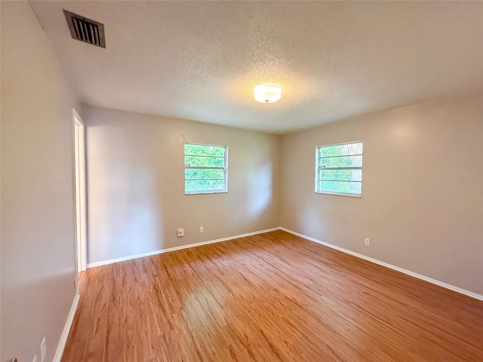 293 Michael Ave Property Photo 4