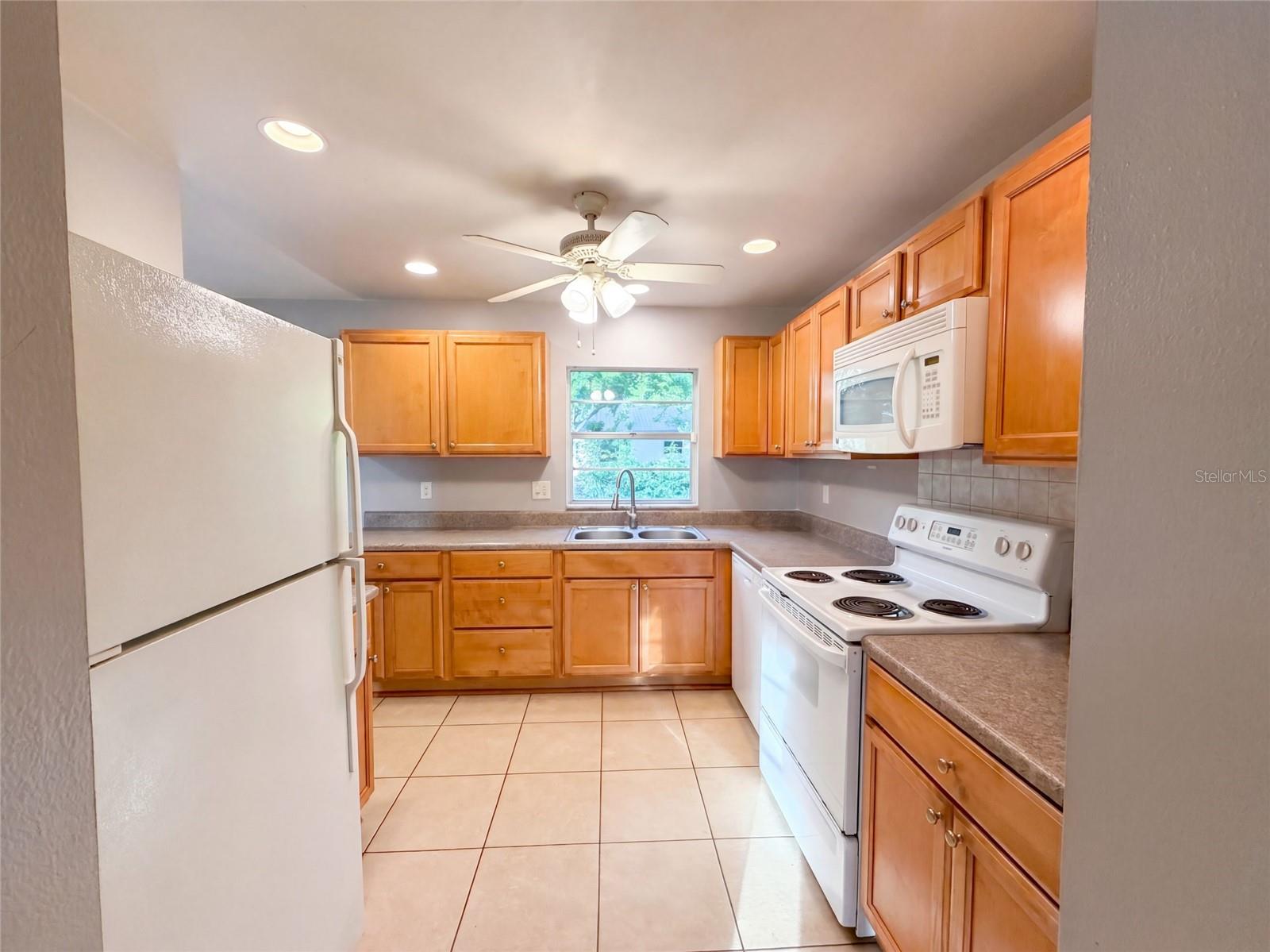 293 Michael Ave Property Photo 6