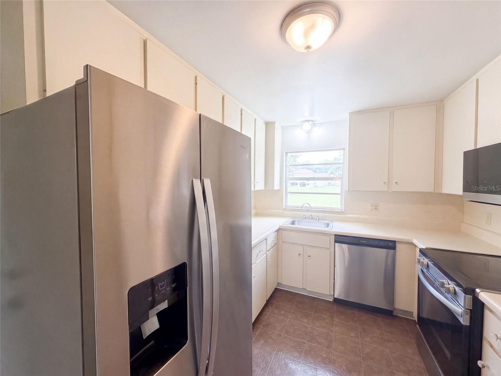 4427 Pinebrooke Pl Property Photo 6