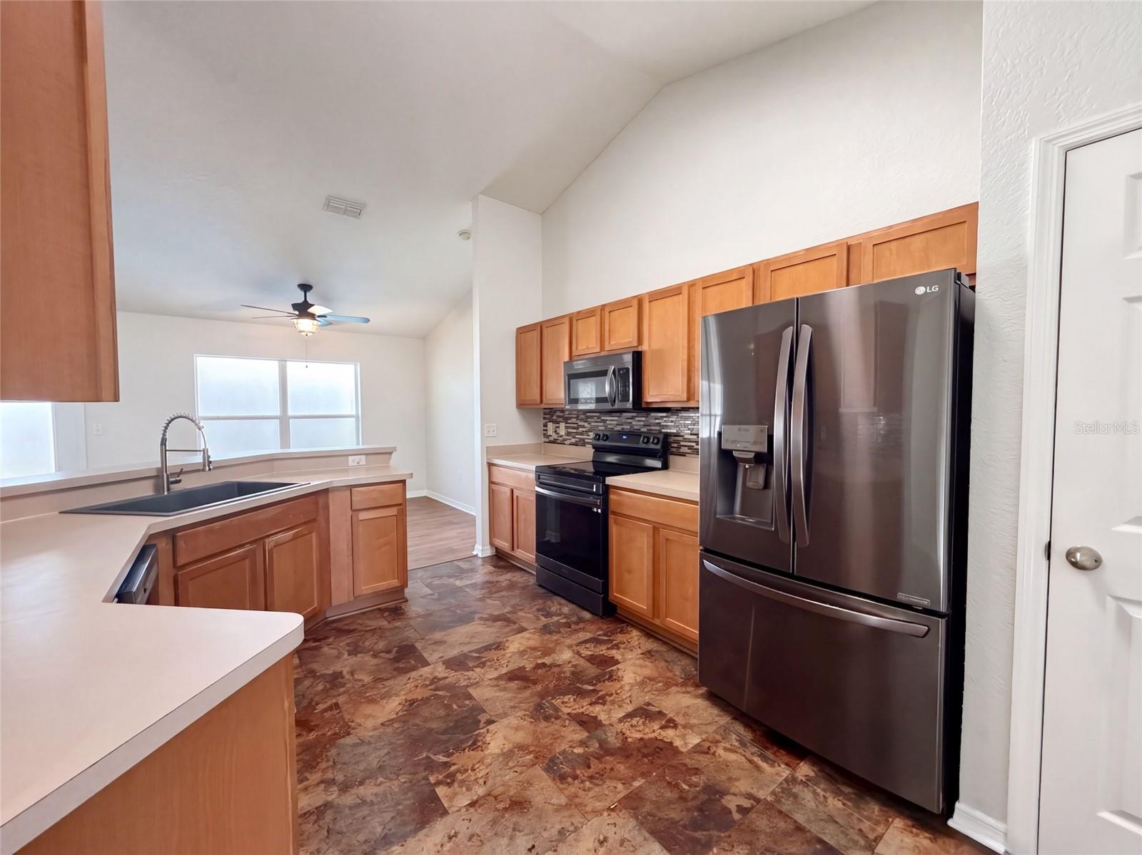 6041 Parnell Ave Property Photo 2