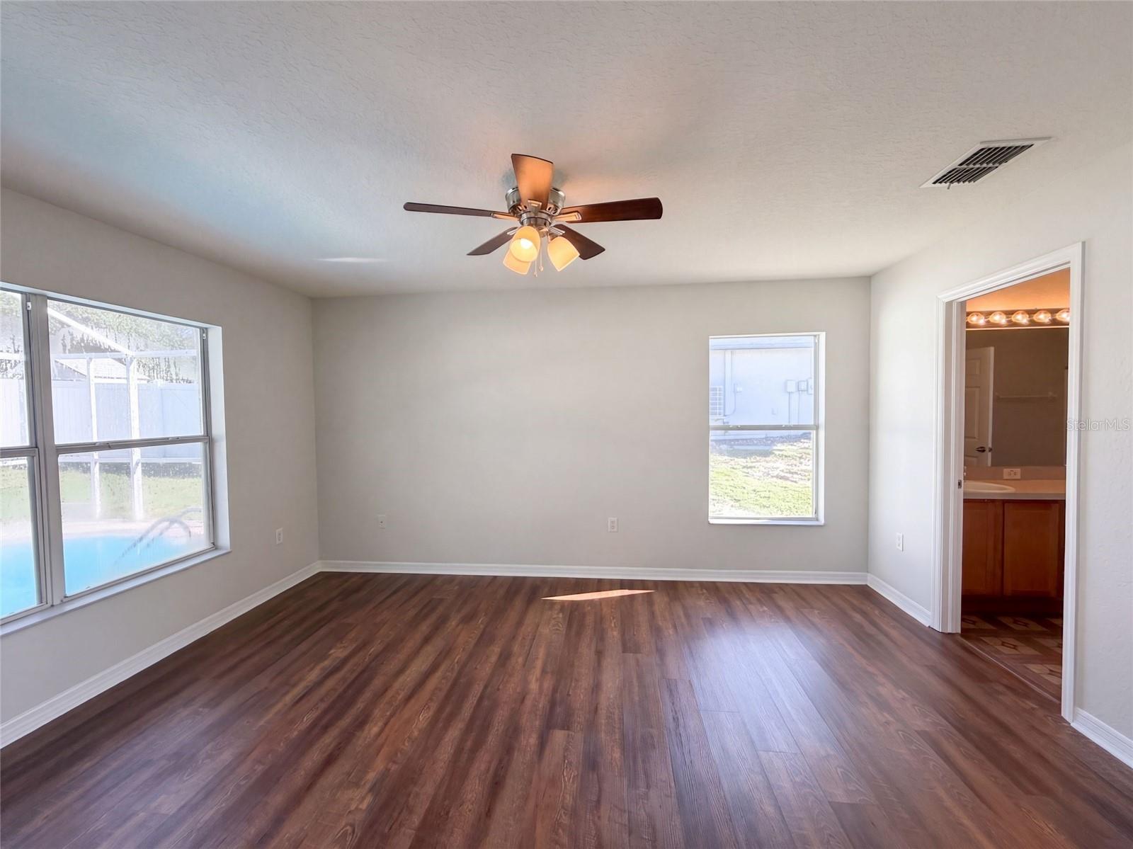6041 Parnell Ave Property Photo 4