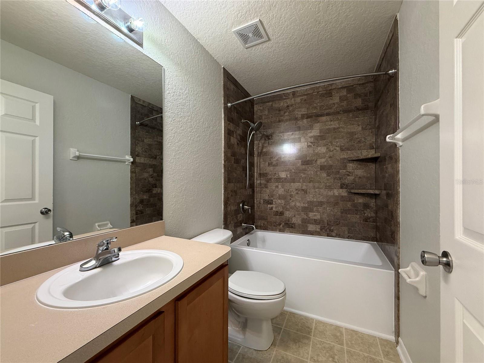 6041 Parnell Ave Property Photo 12