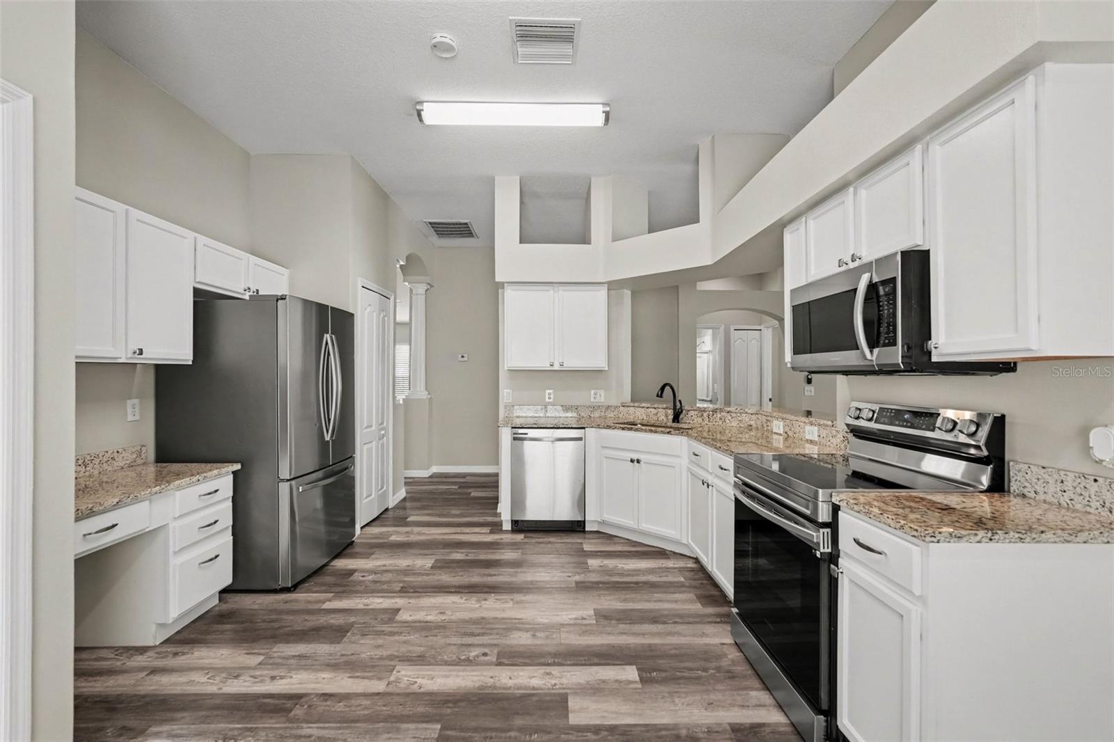 4204 Morning Breeze Ct Property Photo 5