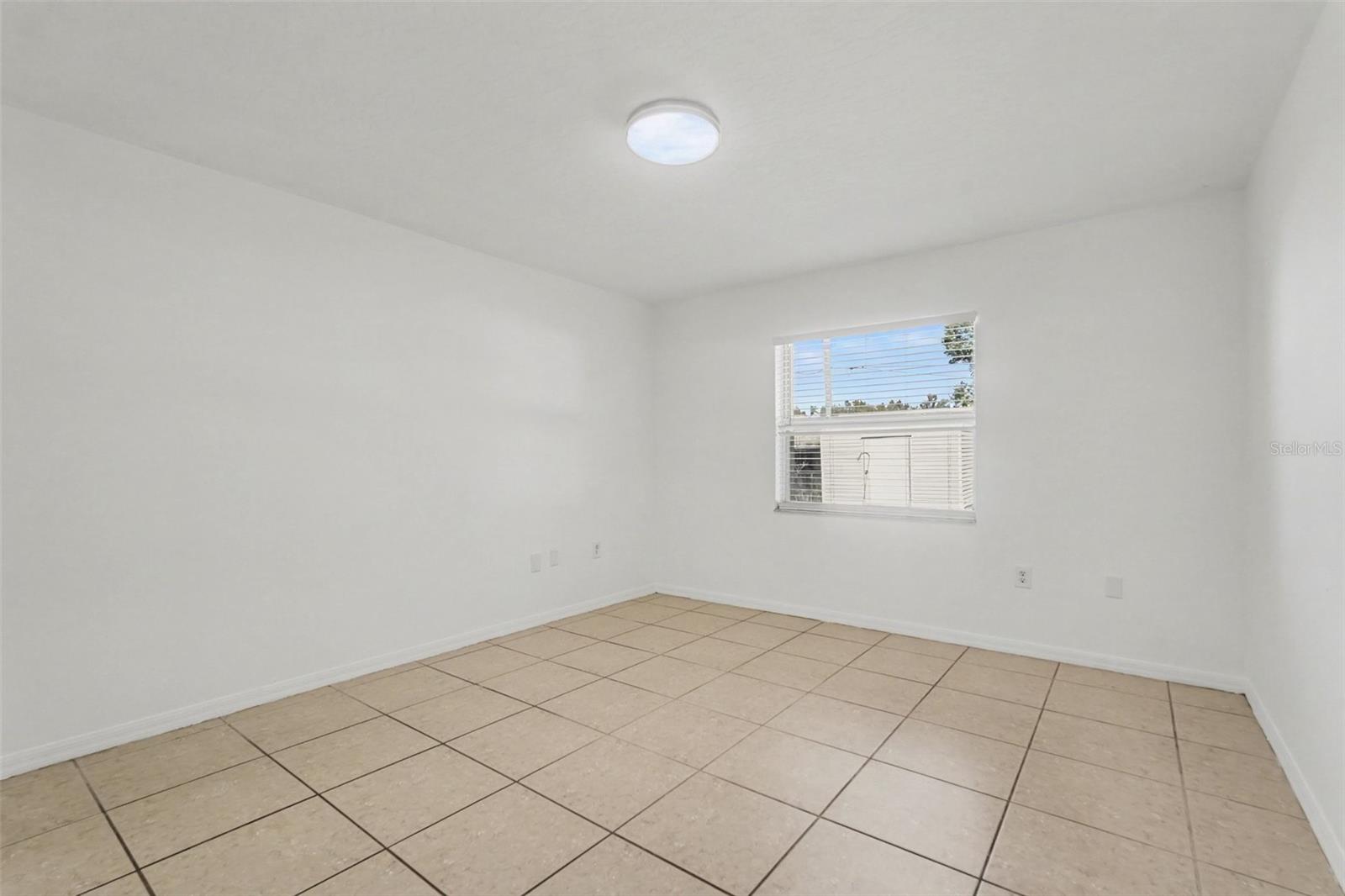 131 Eureka Ave Ne Property Photo 5