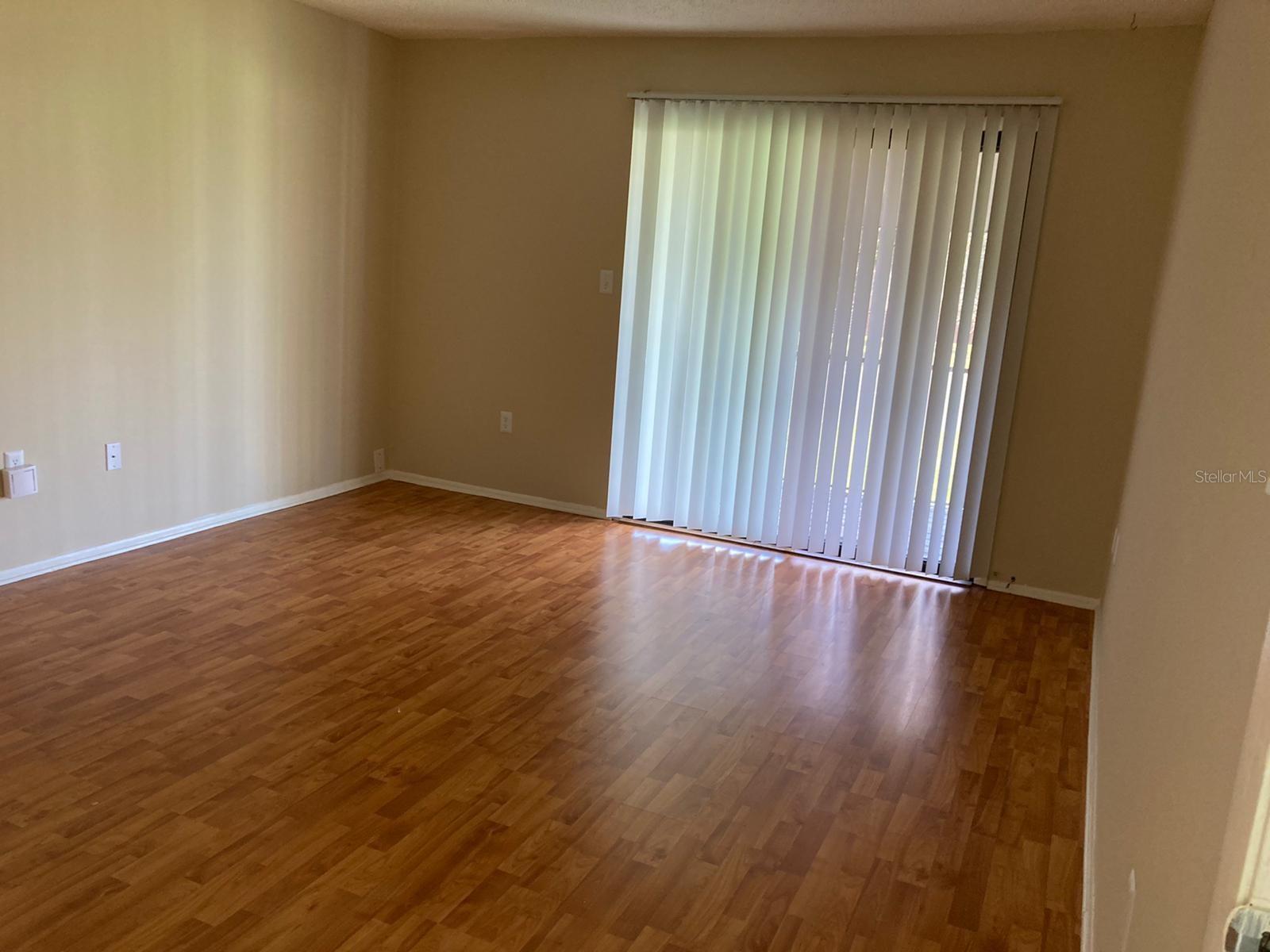 300 Cherokee Ct #f Property Photo 3