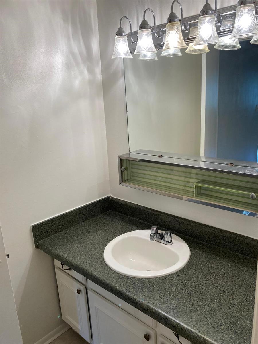 300 Cherokee Ct #f Property Photo 15