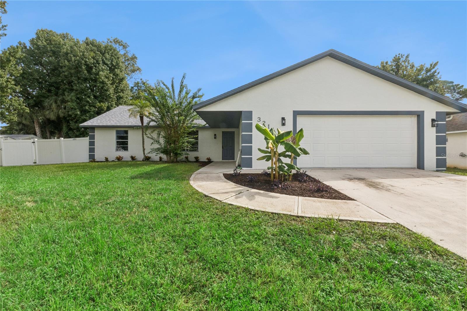 3211 TRAVELERS PALM DR Property Photo 1