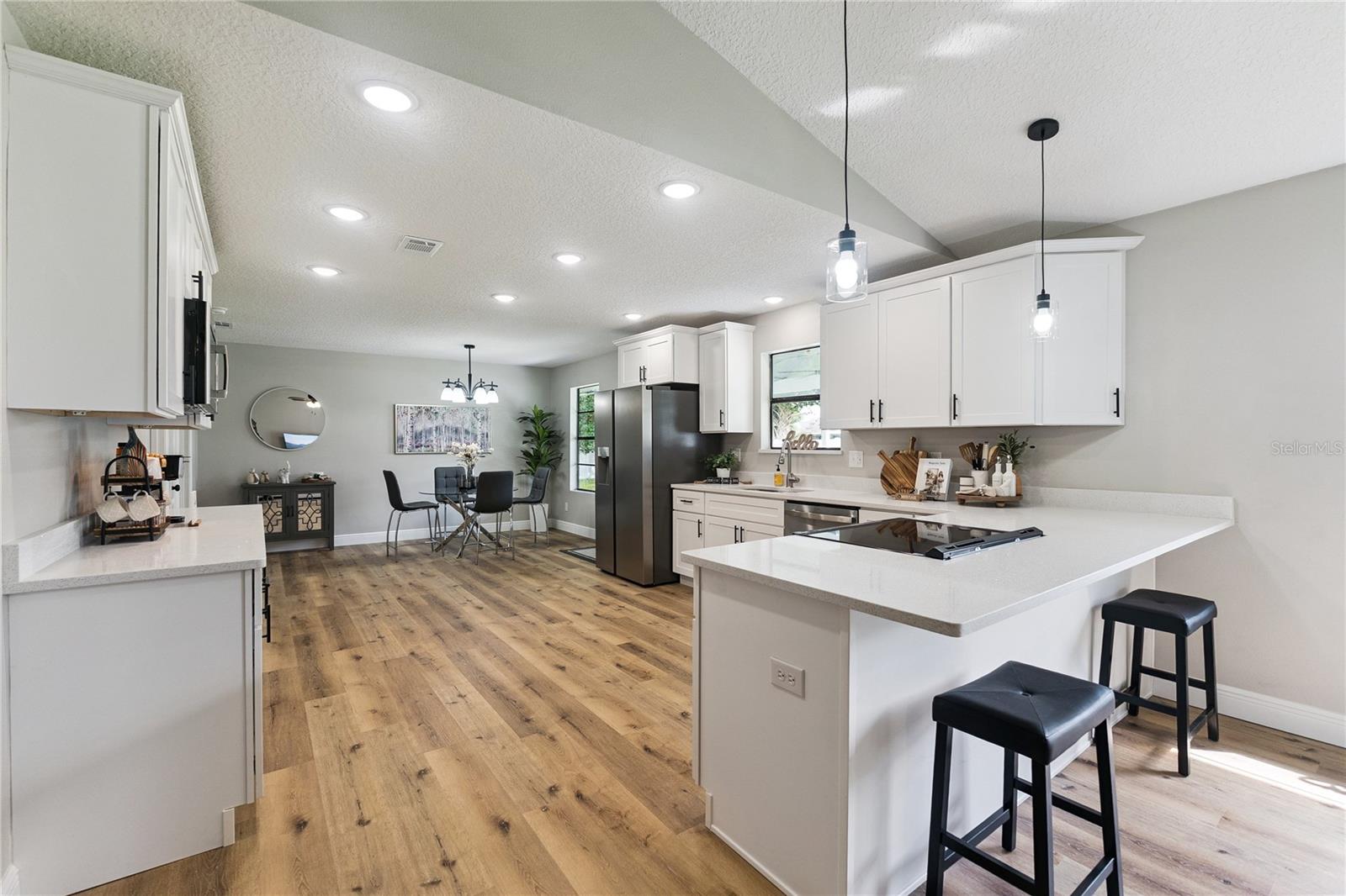 3211 Travelers Palm Dr Property Photo 3
