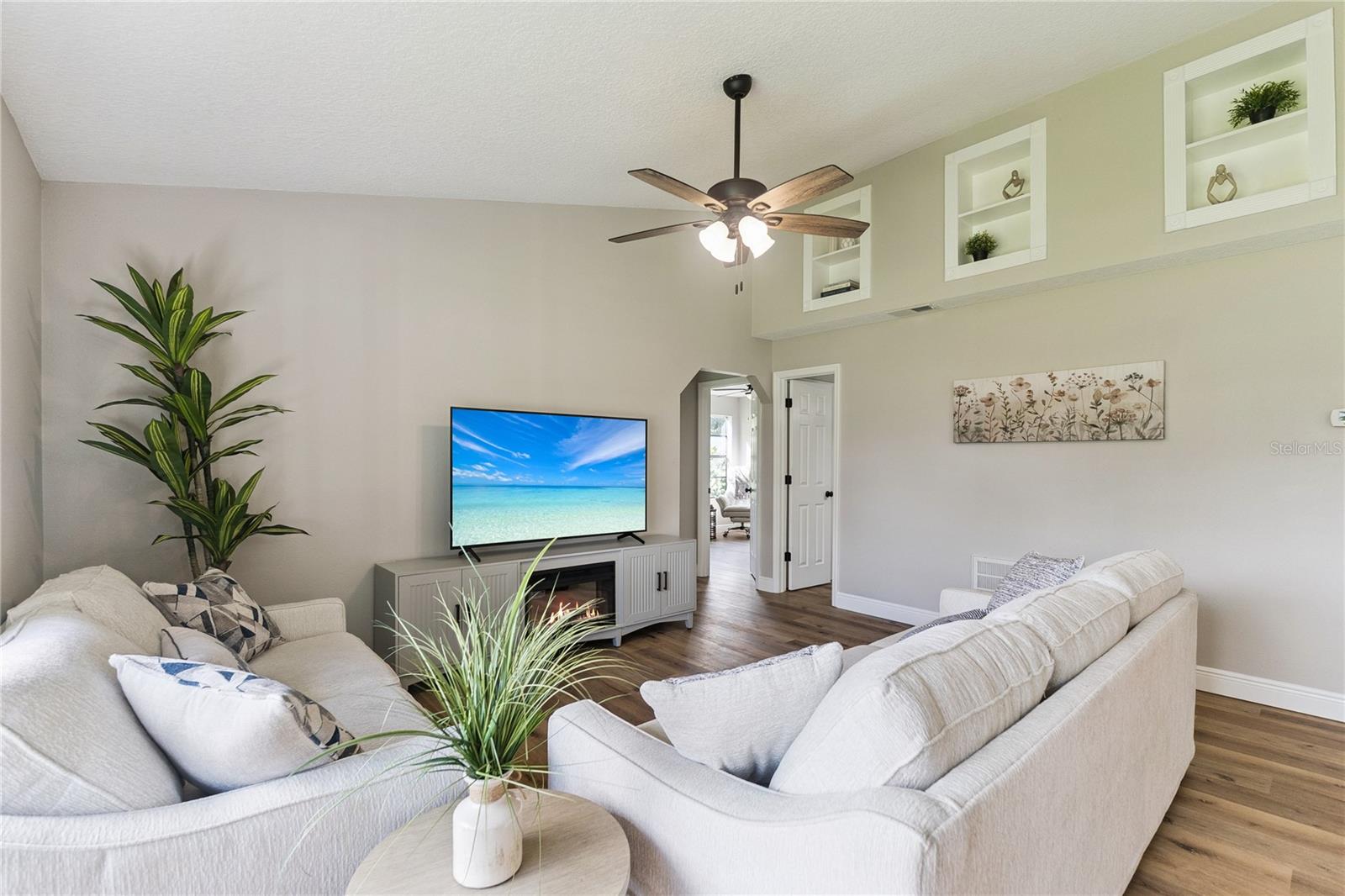 3211 Travelers Palm Dr Property Photo 6