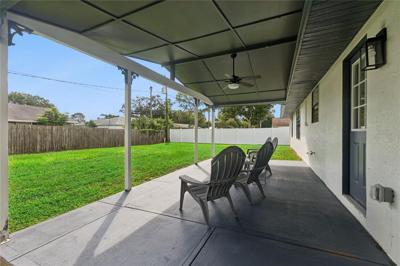 3211 Travelers Palm Dr Property Photo 25