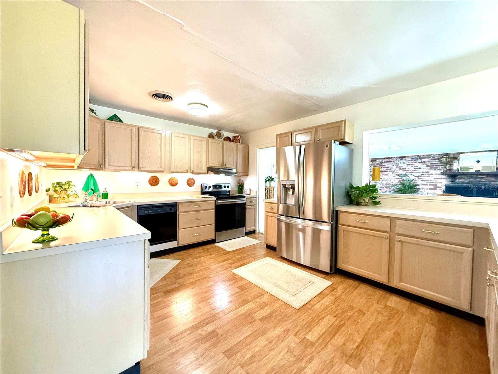 1818 Dover Rd Property Photo 7