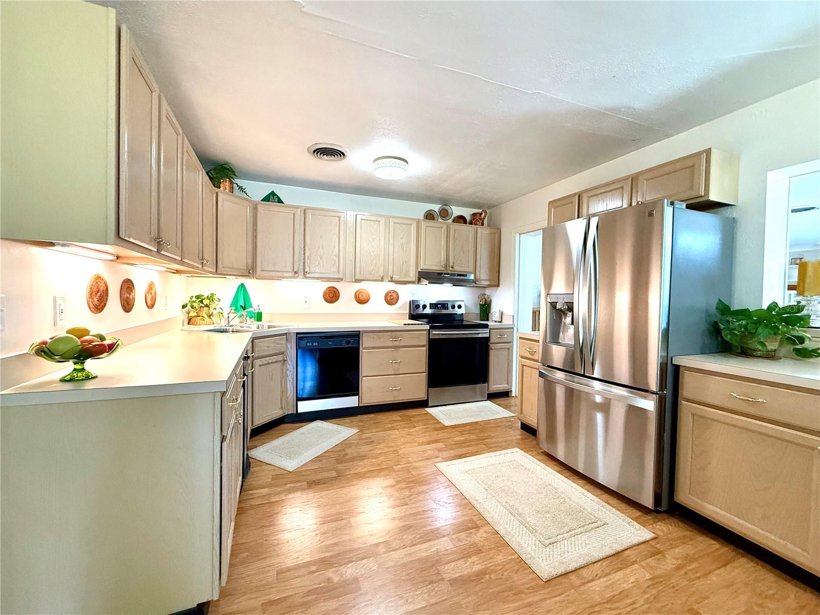 1818 Dover Rd Property Photo 8