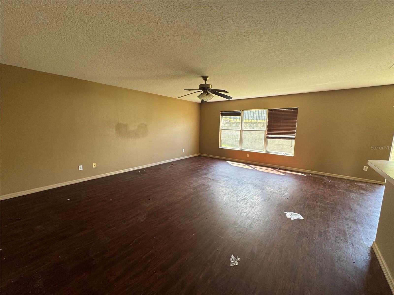 430 Southridge Rd Property Photo 4