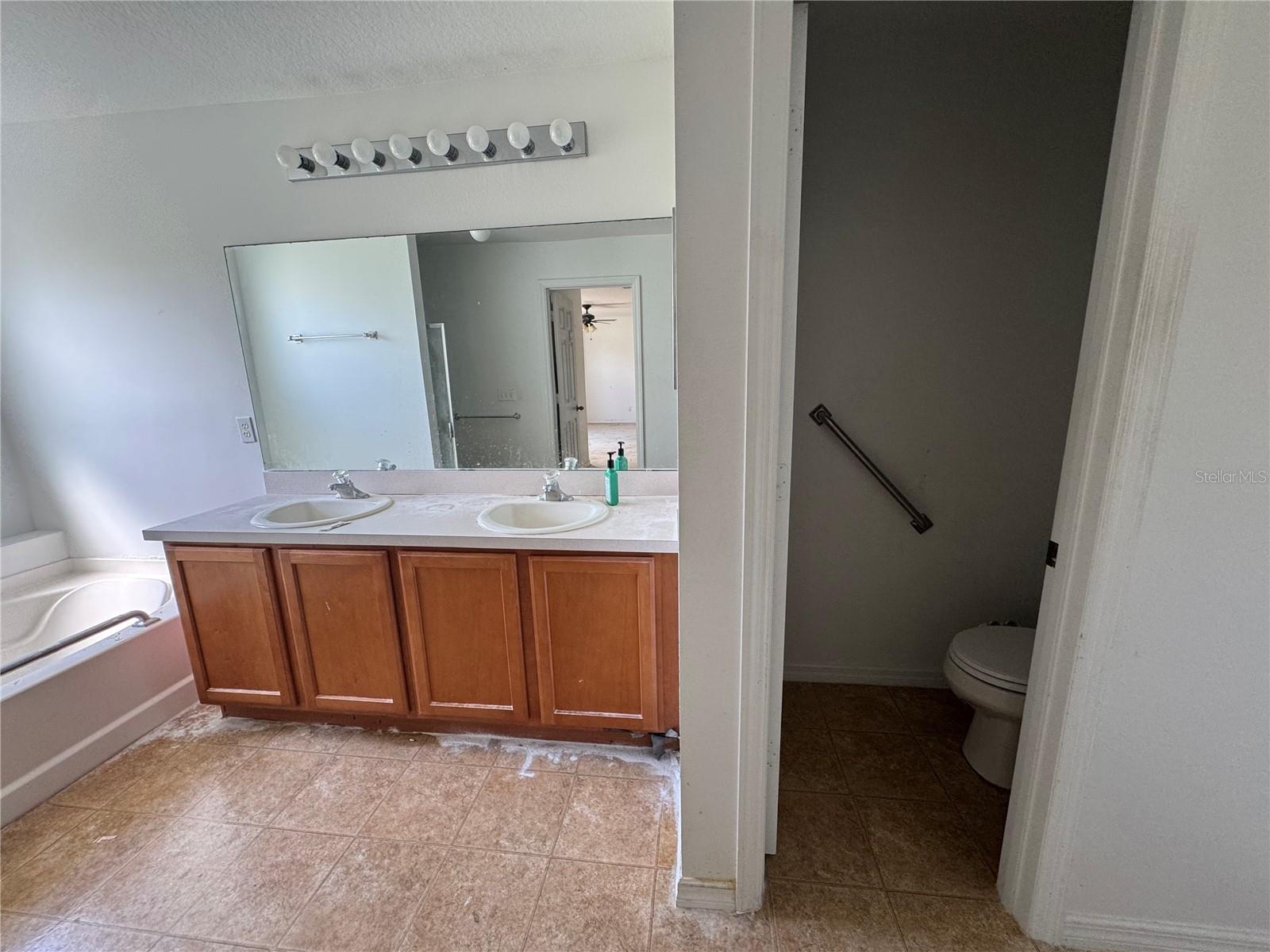 430 Southridge Rd Property Photo 28