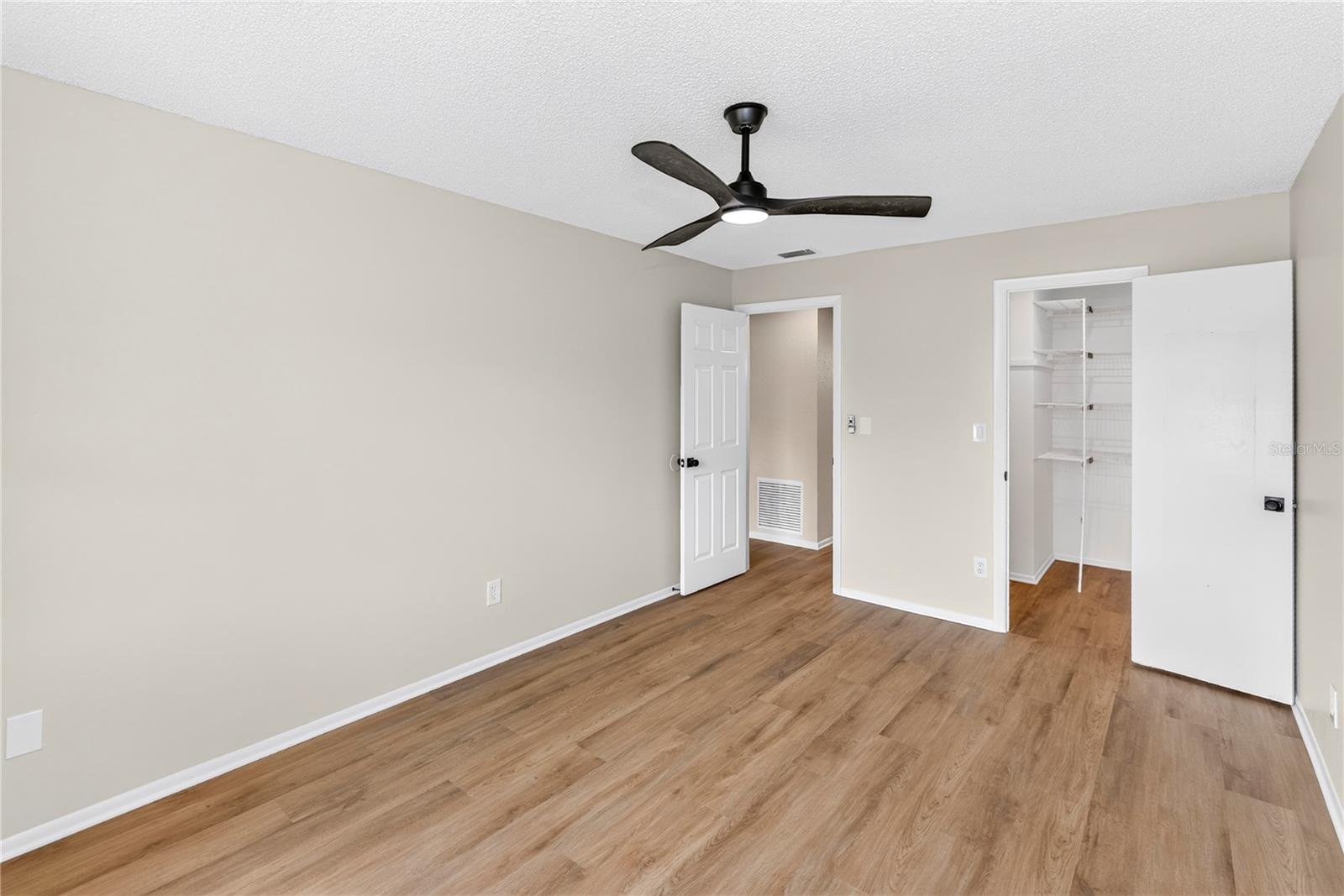 236 Mont Blanc Ct #100 Property Photo 18
