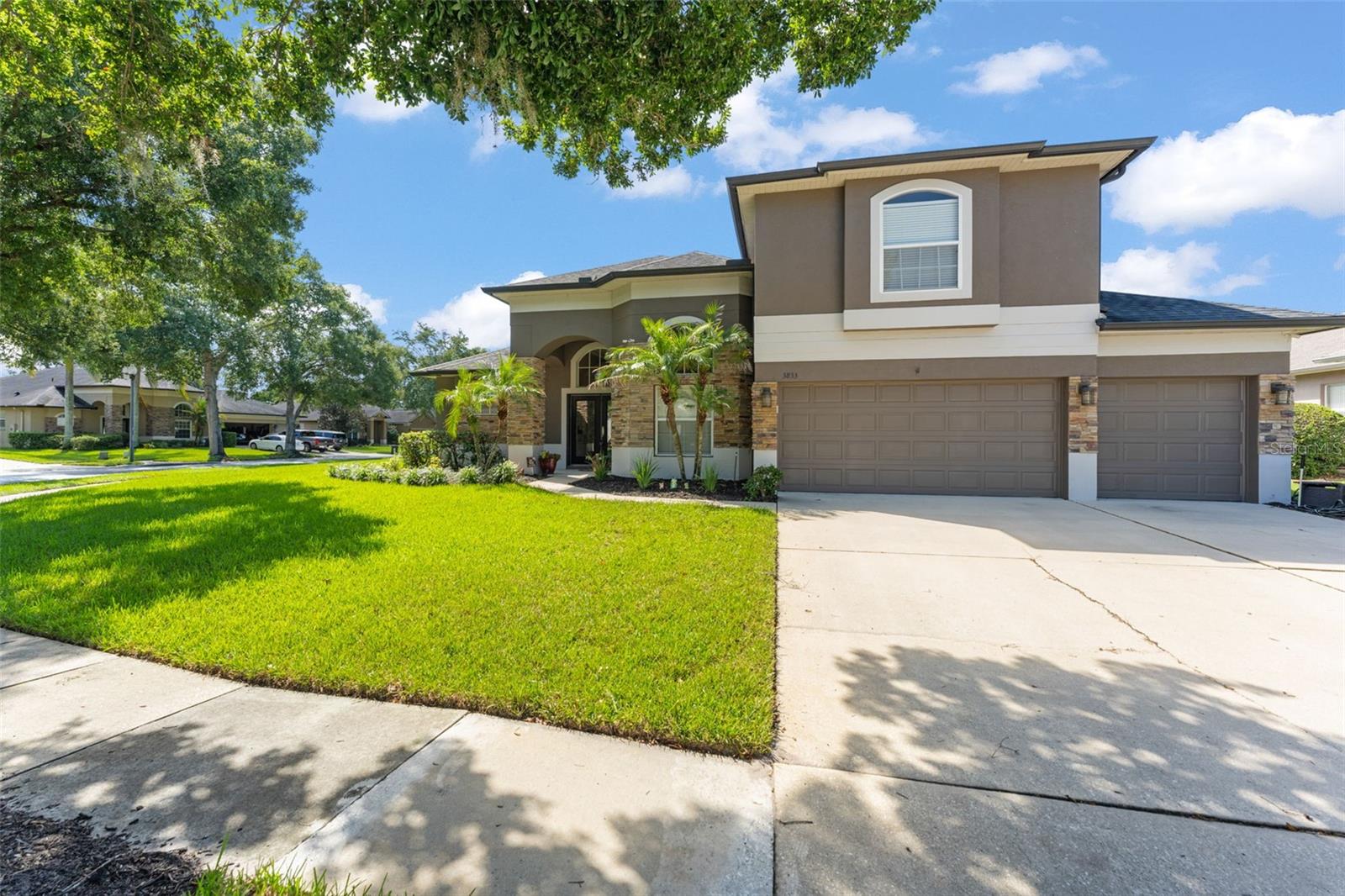 3833 EMERALD ESTATES CIR Property Photo 1