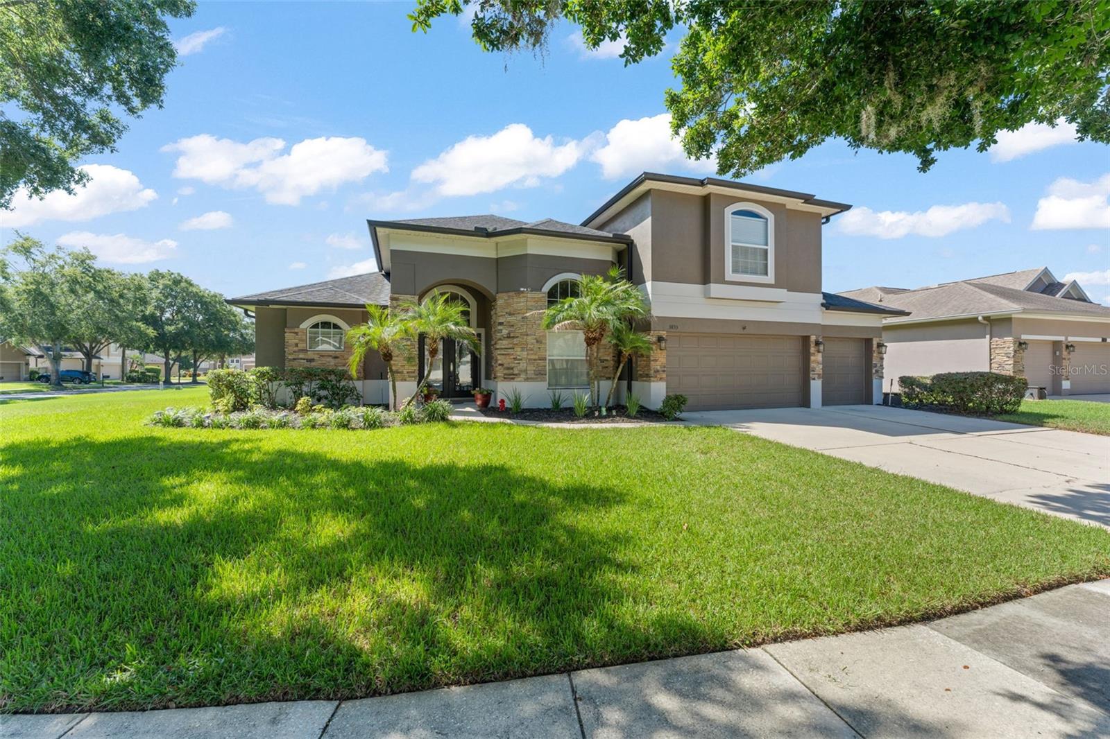 3833 Emerald Estates Cir Property Photo 2