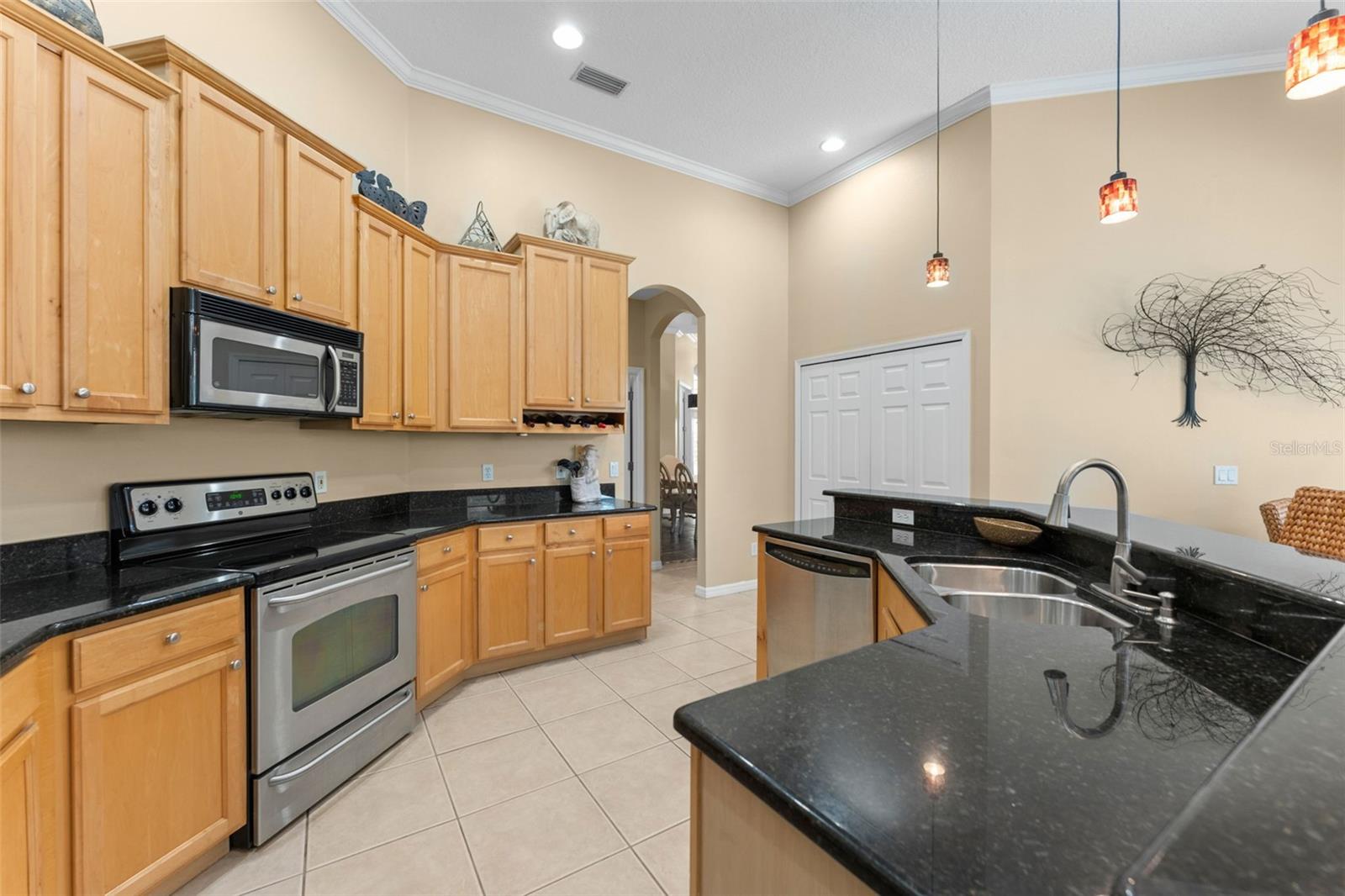 3833 Emerald Estates Cir Property Photo 24