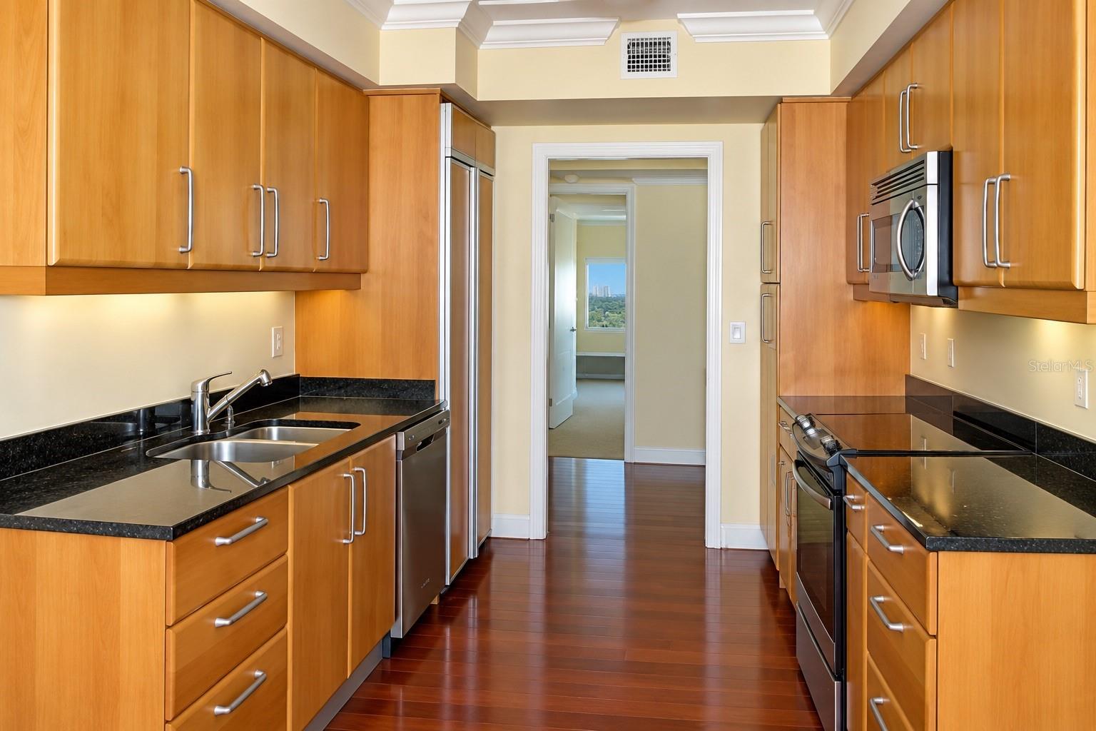 16500 Collins Ave #956 Property Photo 4