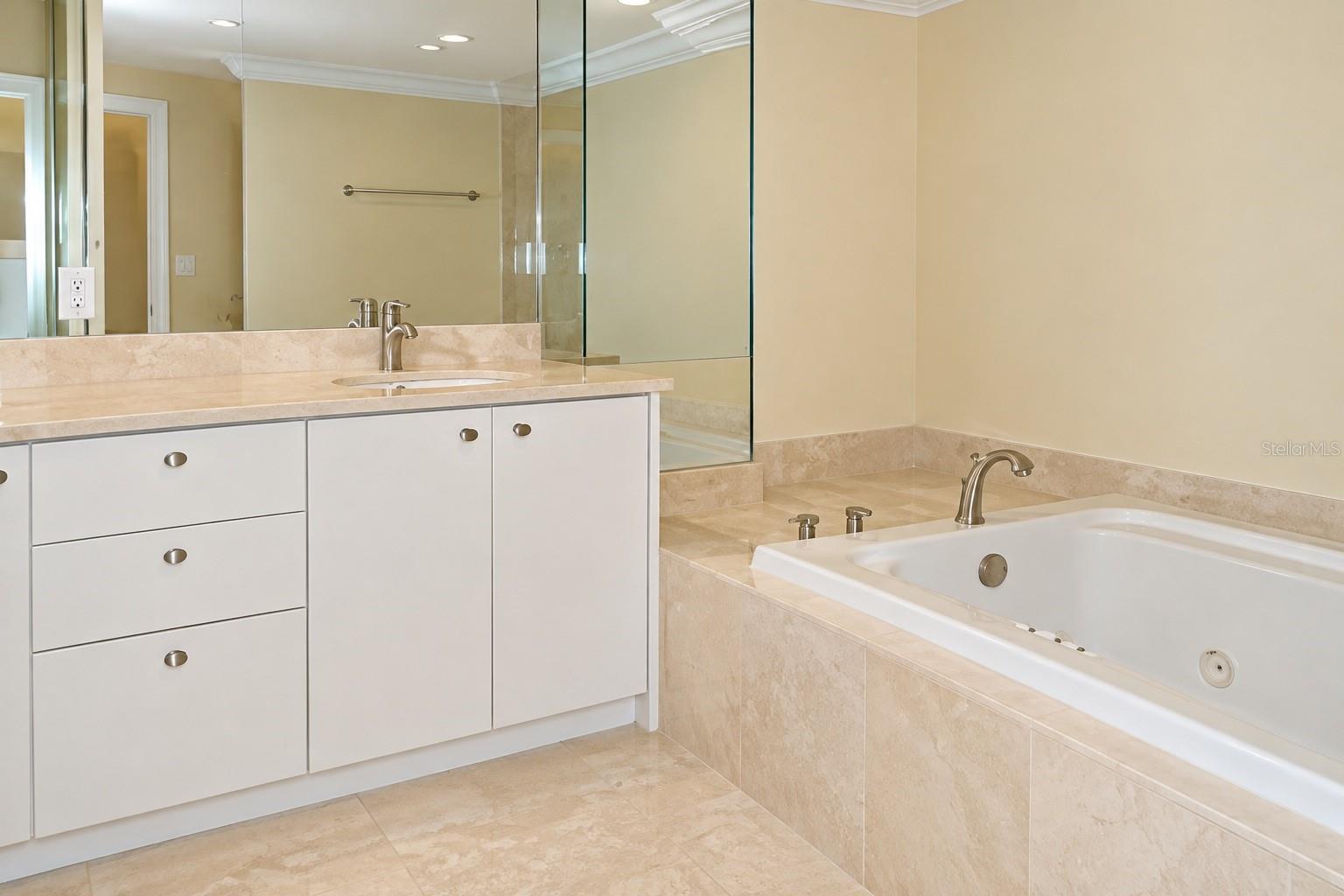 16500 Collins Ave #956 Property Photo 5