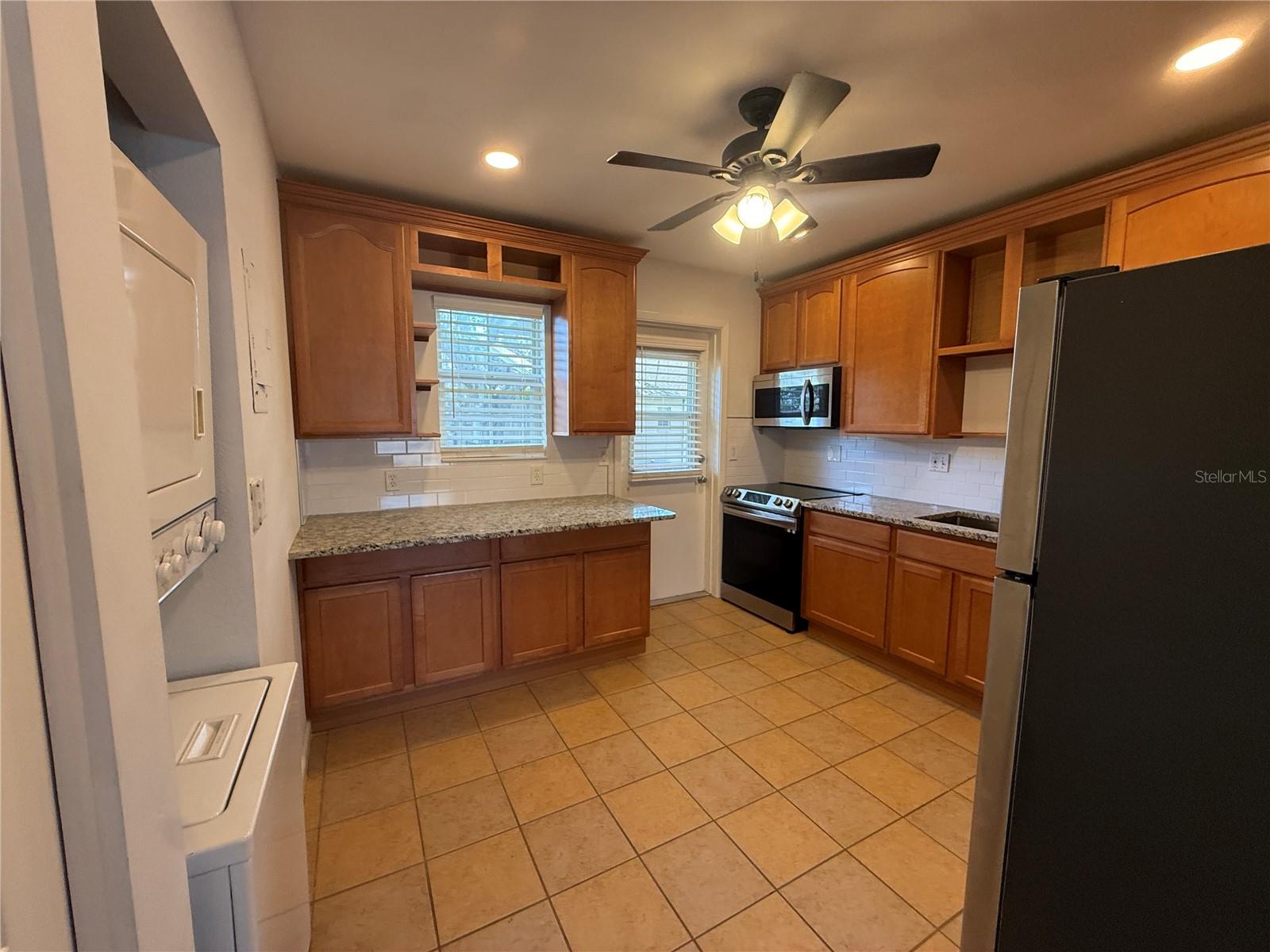 640 Robinhood Dr #c Property Photo 4