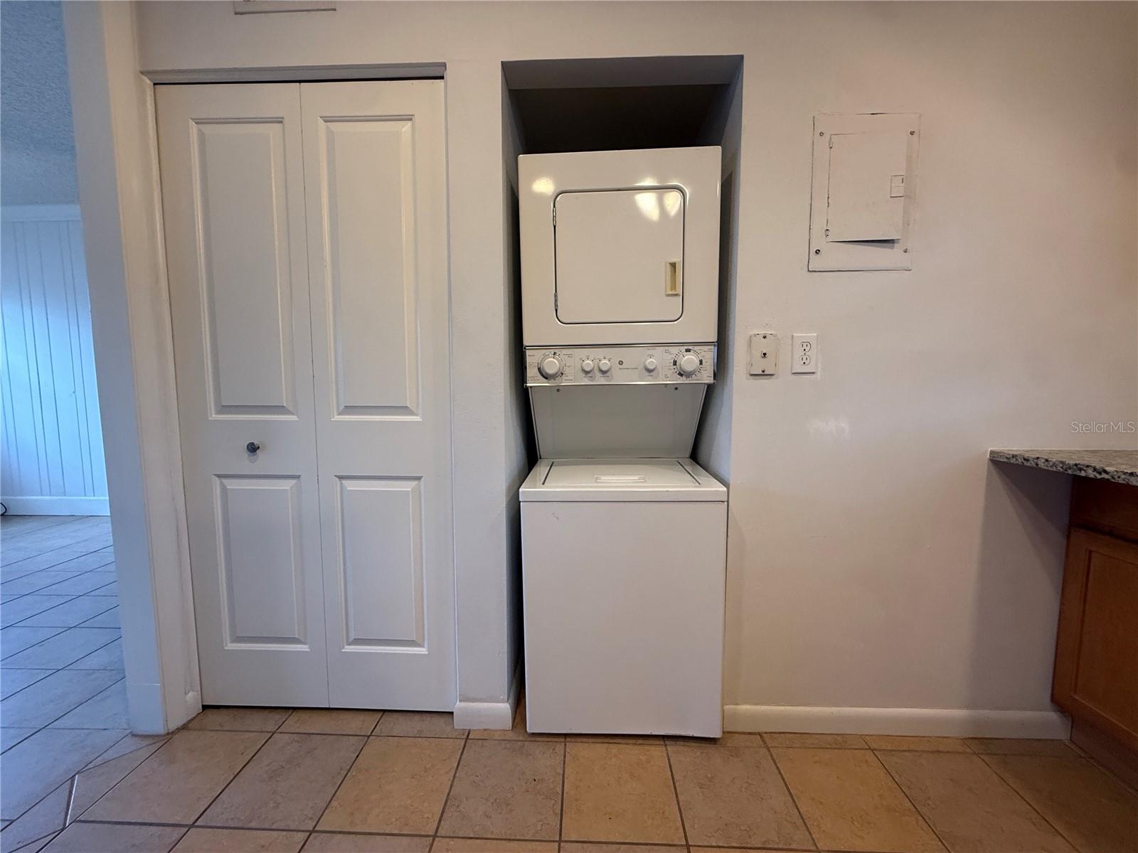 640 Robinhood Dr #c Property Photo 6