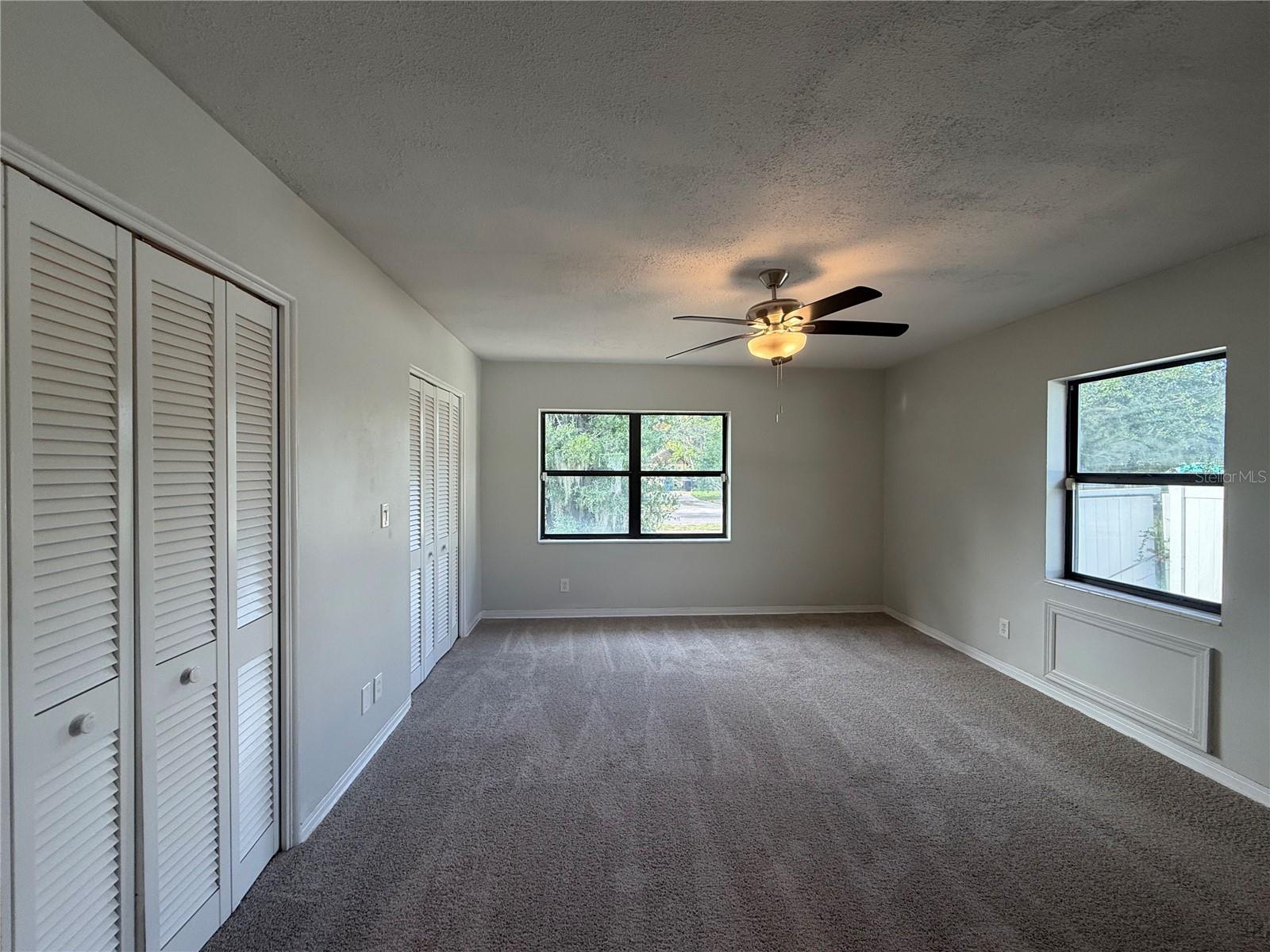 601 Myrtle Way S Property Photo 4