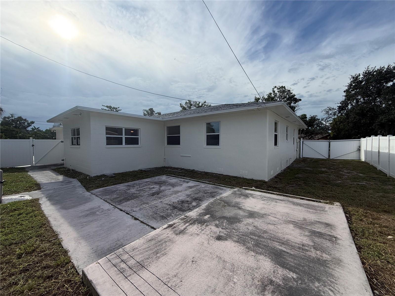 601 Myrtle Way S Property Photo 12